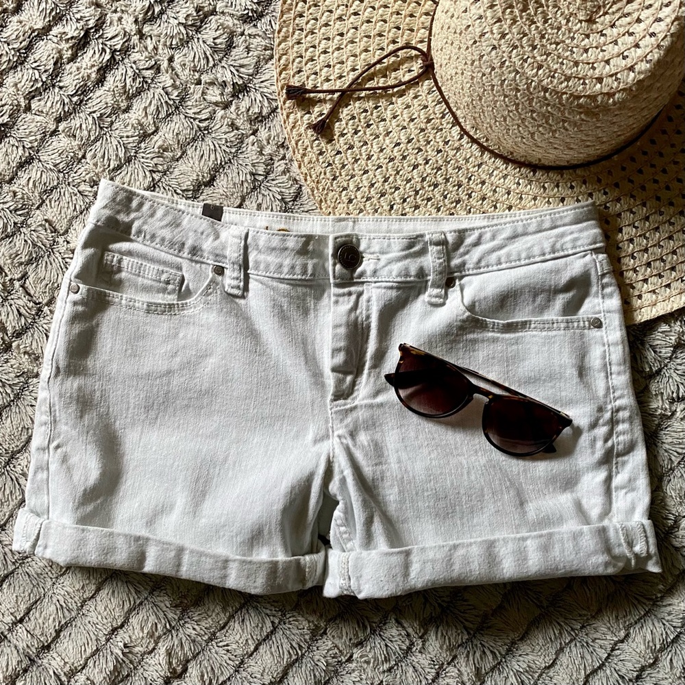 Lauren Conrad White Cuffed Denim Shorts 🤍